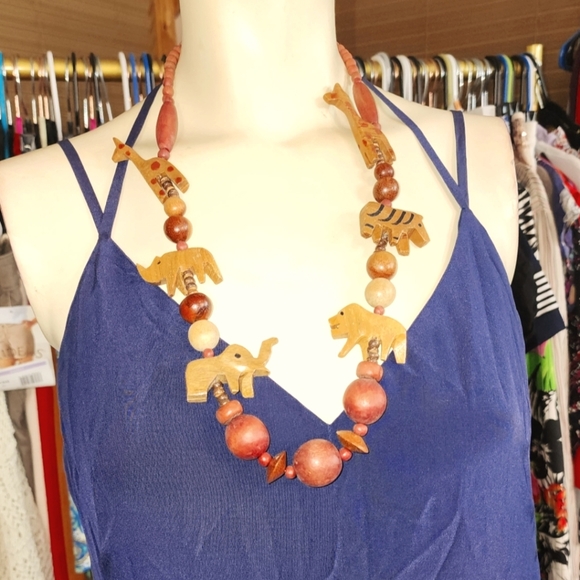 VINTAGE Rare 80s Boho Safari Wooden Animal Chunky Necklace - Picture 3 of 13